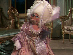 Piggy-MarieAntoinette