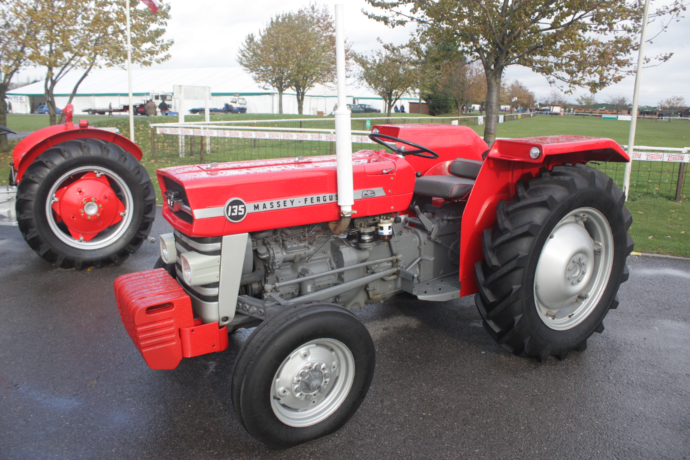 Massey Ferguson 100 series - Tractor & Construction Plant Wiki - The ...