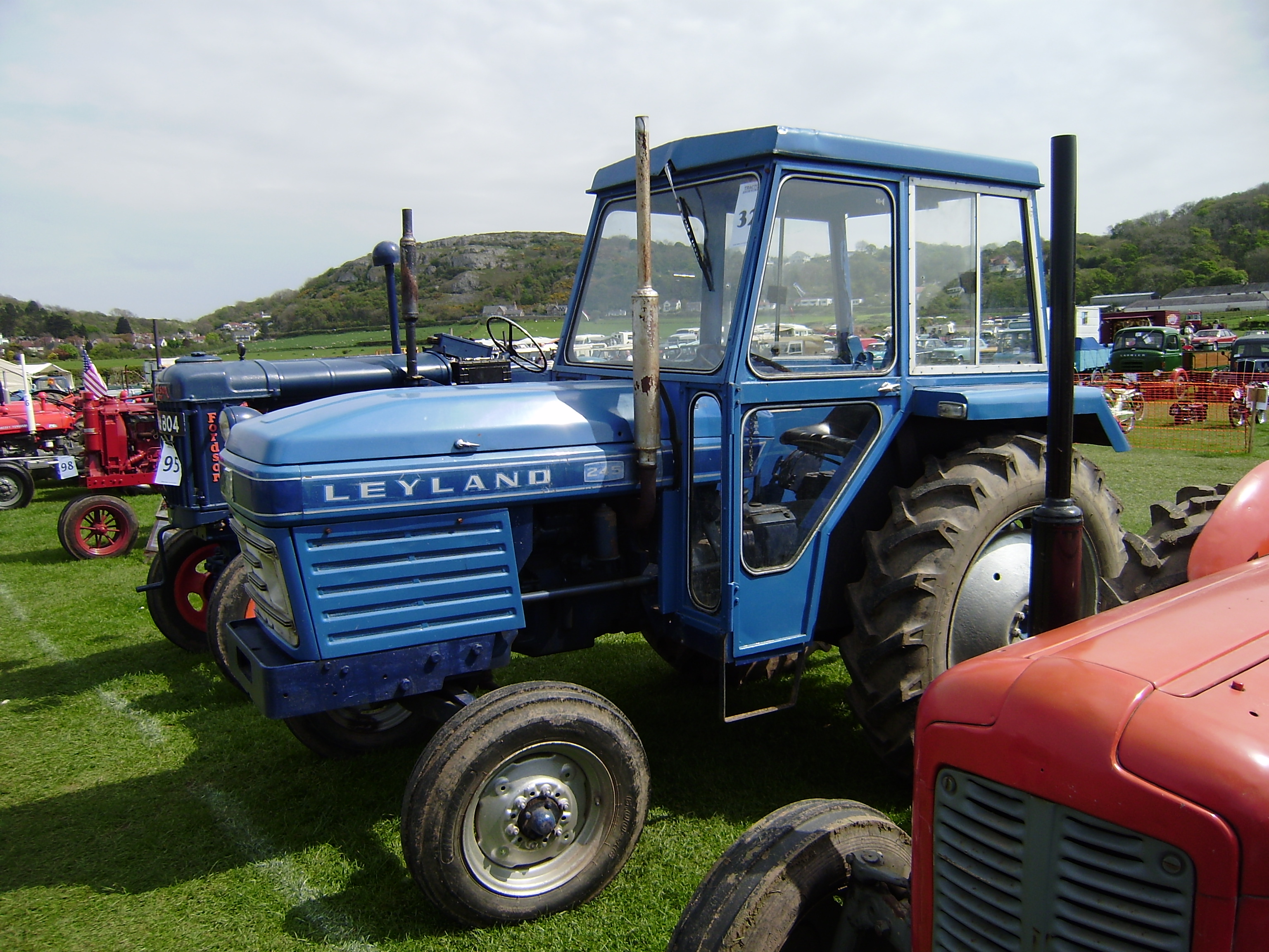 Leyland 245 - Tractor & Construction Plant Wiki - The classic vehicle ...