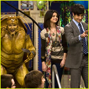 cast of wizards beyond waverly place jerry russo