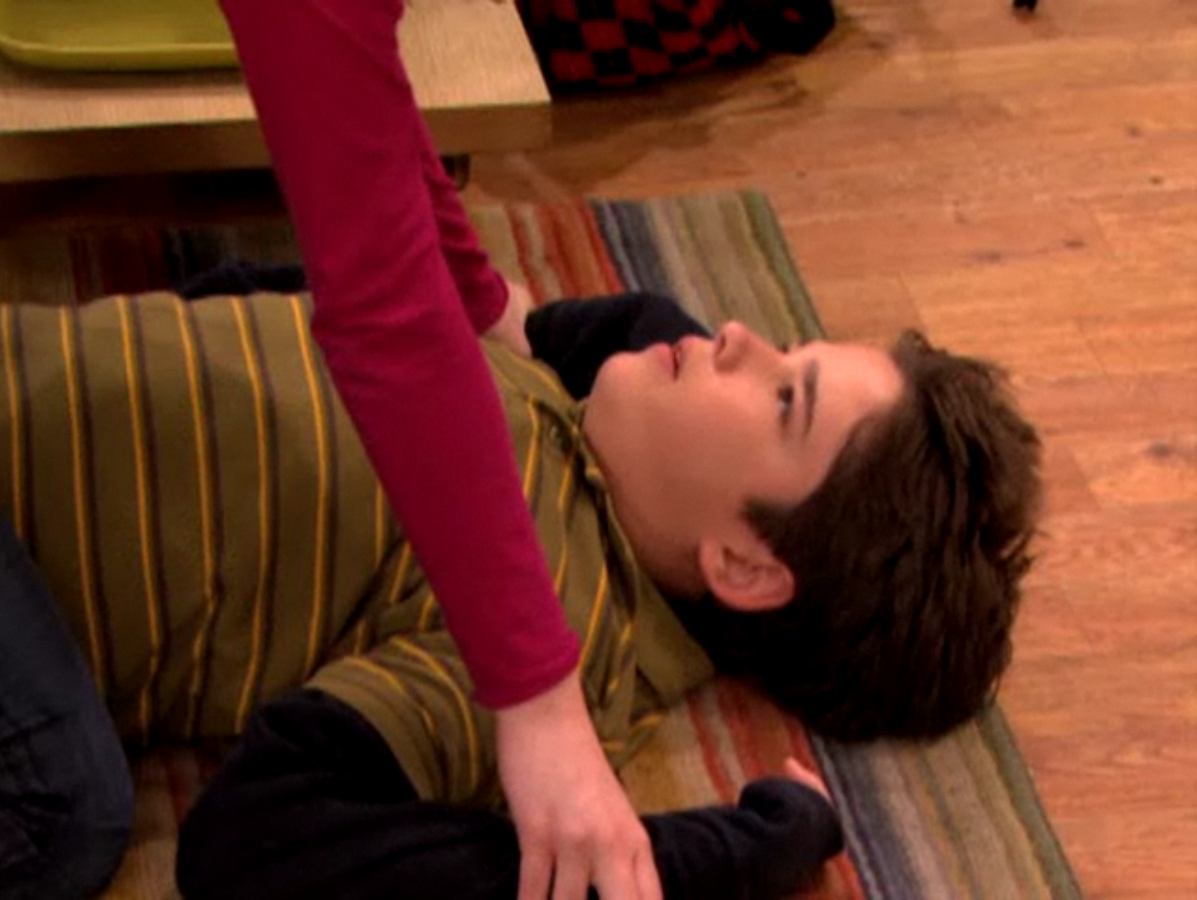 image-pinned-down-png-icarly-wiki