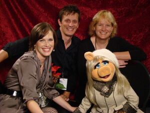 MyChristmas-KPBS-Crew&MissPiggy-(2009)