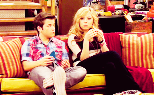 Image - Sam and freddie sitting on couch.jpg - iCarly Wiki