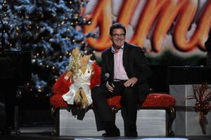 CMA-Country-Christmas-MissPiggy&VinceGill-(2011-11-10)-01