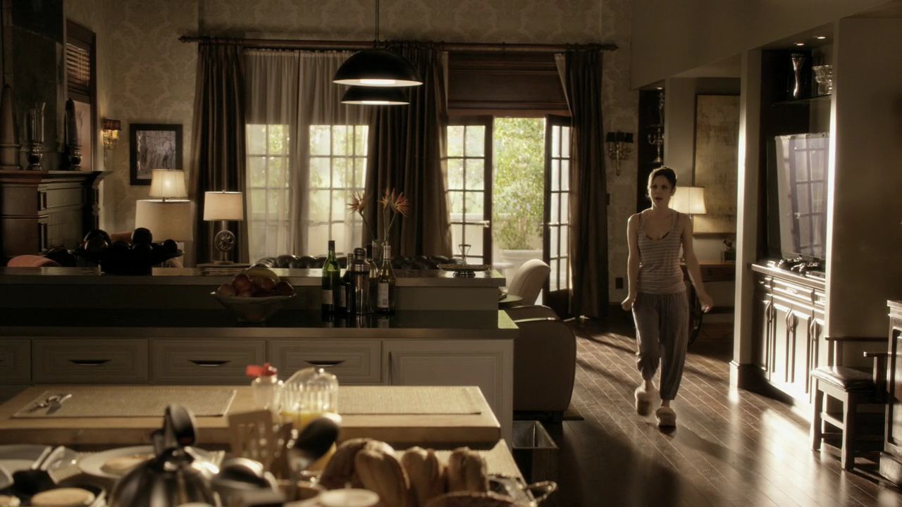 Hart Of Dixie Zoe Hart In Mayor Lavon Hayes Plantation Bluebell