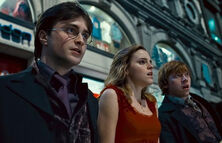 Harry-potter-deathly-hallows-trio