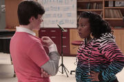 Glee-mercedes-fashion-talking