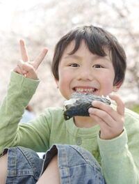 V-sign Hideki Yoshihara