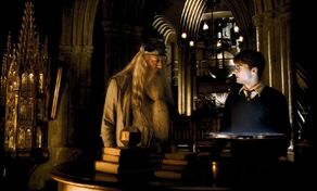 1000px-Dumbledore and Harry at the Headmaster&#039;s office HBP