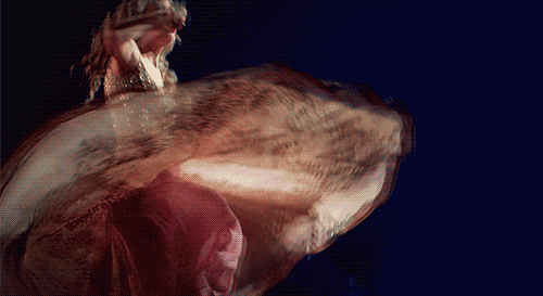 Taylor_twirl_gif.gif
