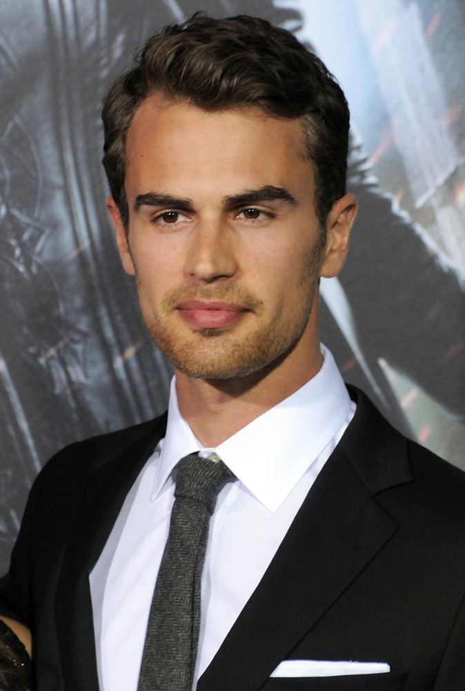 Theo James - Underworld Wiki