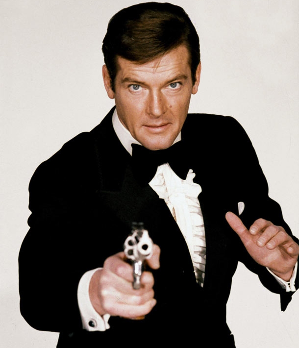 Roger moore promo 007