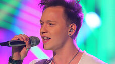 Dsds-2013-erwin-kintop-mit-dj-got-us-fallin-in-love-again-von-usher-feat-pitbull