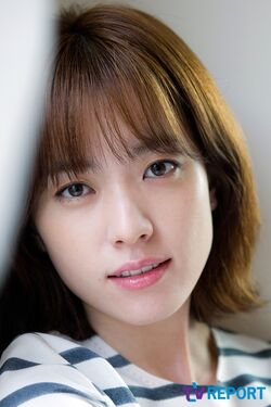 Han Hyo Joo41