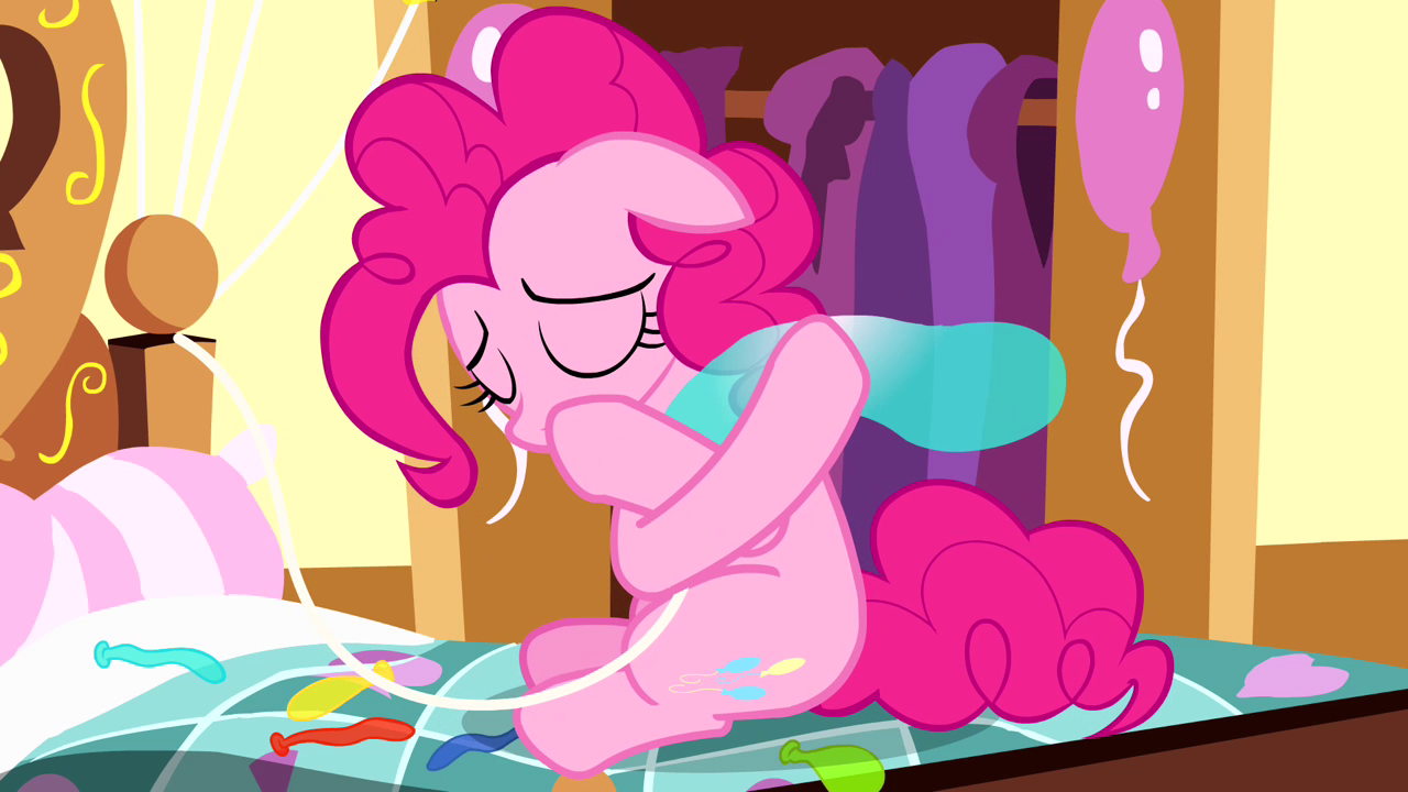 [Bild: Pinkie_Pie_hugging_deflated_balloon_S4E12.png]