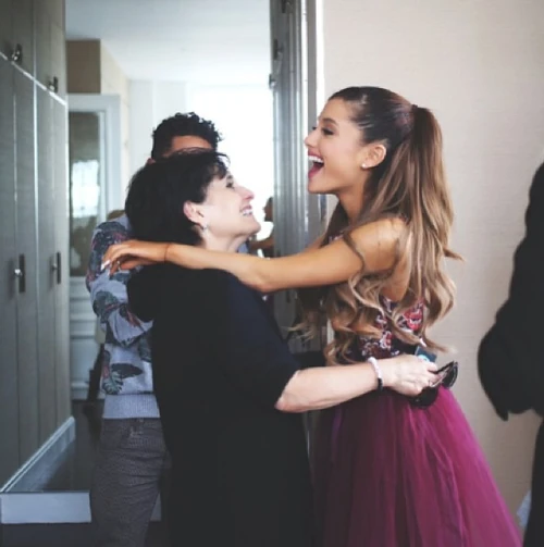 Joan Grande/Gallery - Ariana Grande Wiki