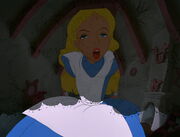 Alice-in-wonderland-disneyscreencaps.com-2684