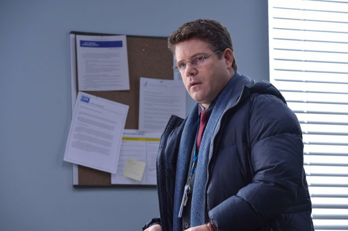 1x02-The-Box-Jim-Kent-the-strain-fx-3732