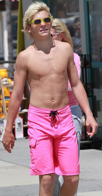 Image Ross Lynch Body Shirtless Austin And Ally Fanon Wiki 5975