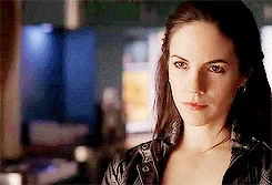 101_Bo_meets_Lauren_(seduction)-1.gif