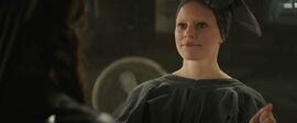 Effie trinket hunger-games-mockingjay-part-1