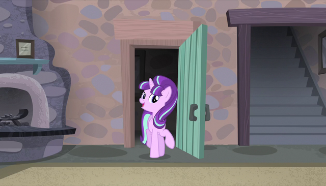 640px-Starlight_Glimmer_%22I%27m_so_pleased_to_have_you_here%22_S5E1.png