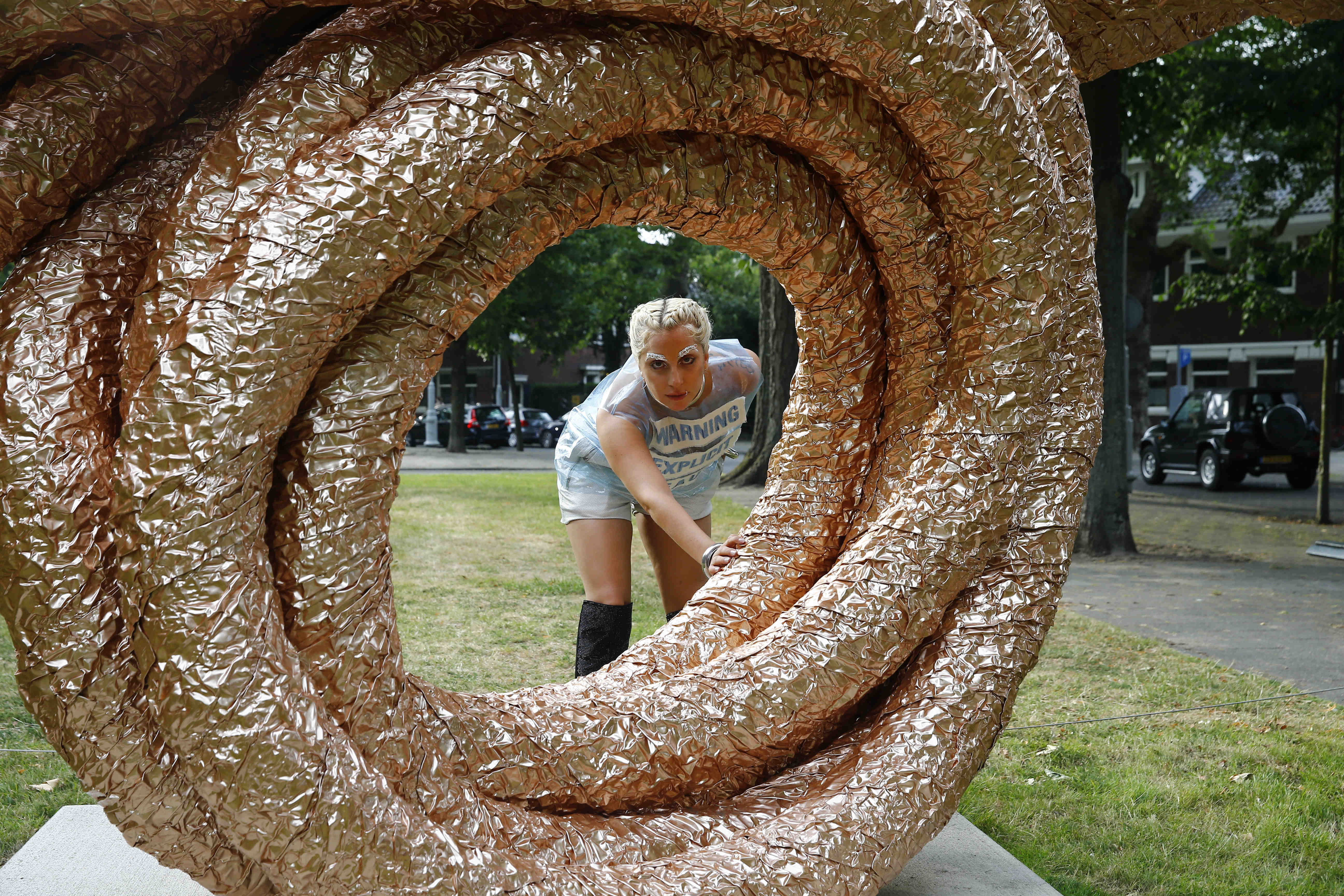 7-11-15_Outside_at_ArtZuid_Exhibition_in