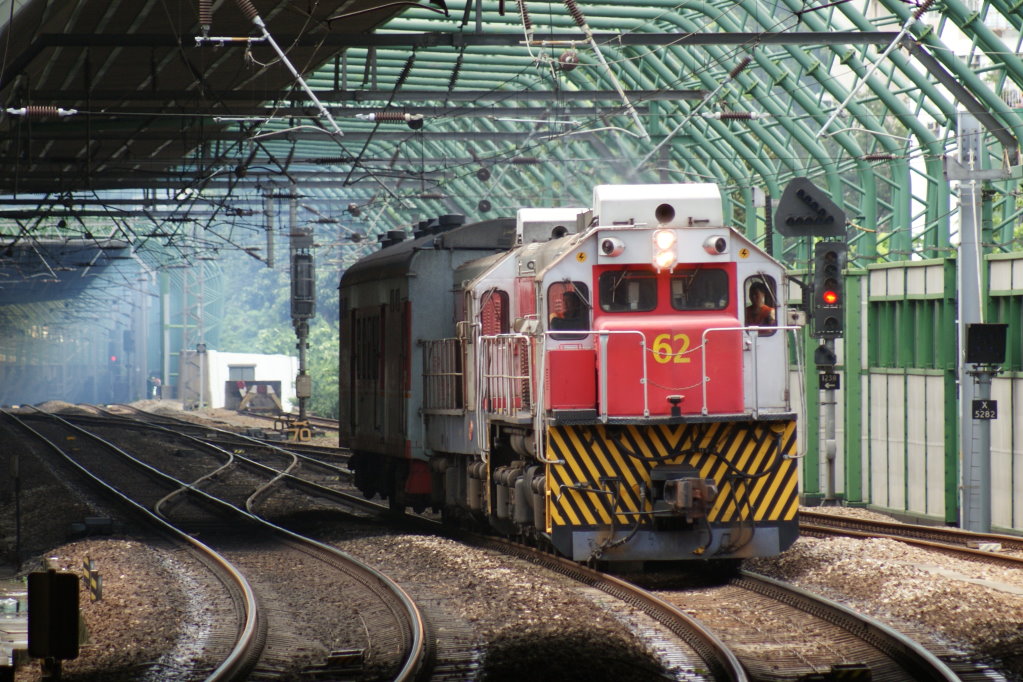 何文田貨場 香港的鐵路貨運服務,兩鐵合併之前由九廣鐵路負責,合併後