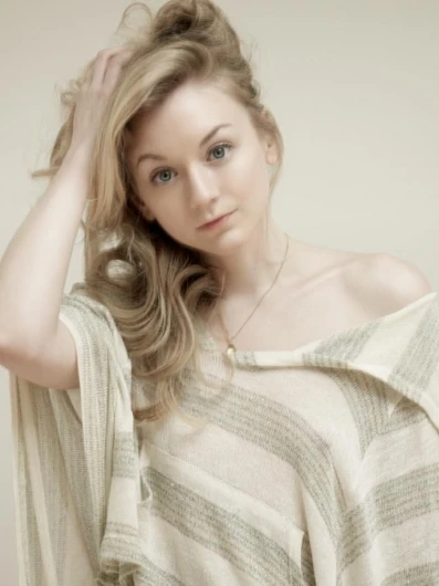 Emily_Kinney_16.jpg