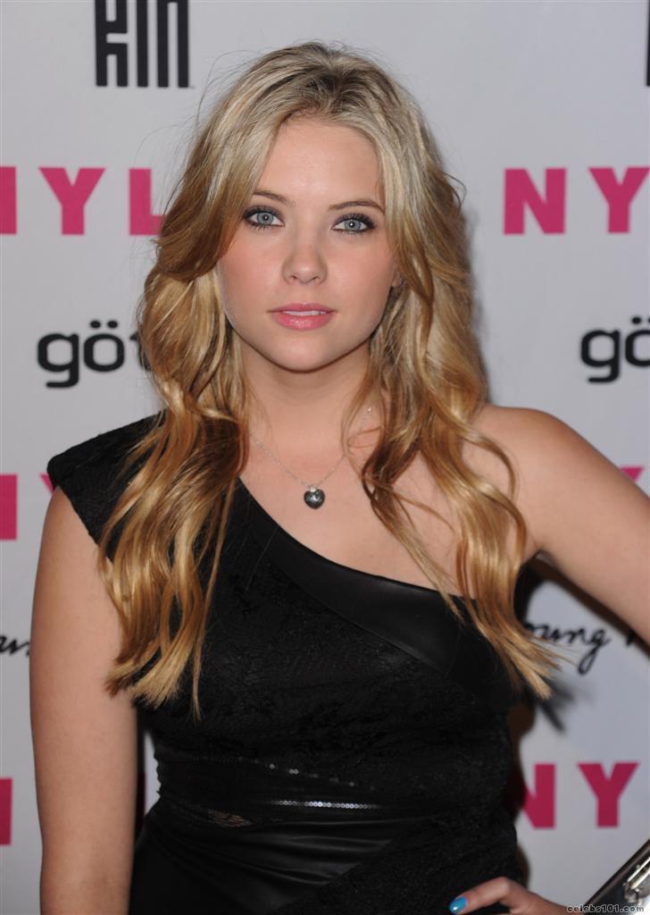 Ashley Benson eye