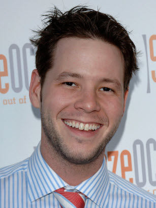 Ike Barinholtz his neck