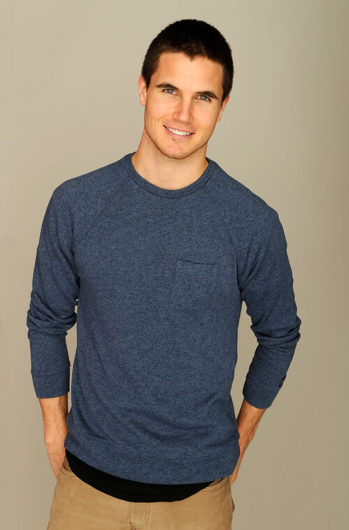 Image - Robbie Amell 003.jpg - The Tomorrow People Wiki - Wikia