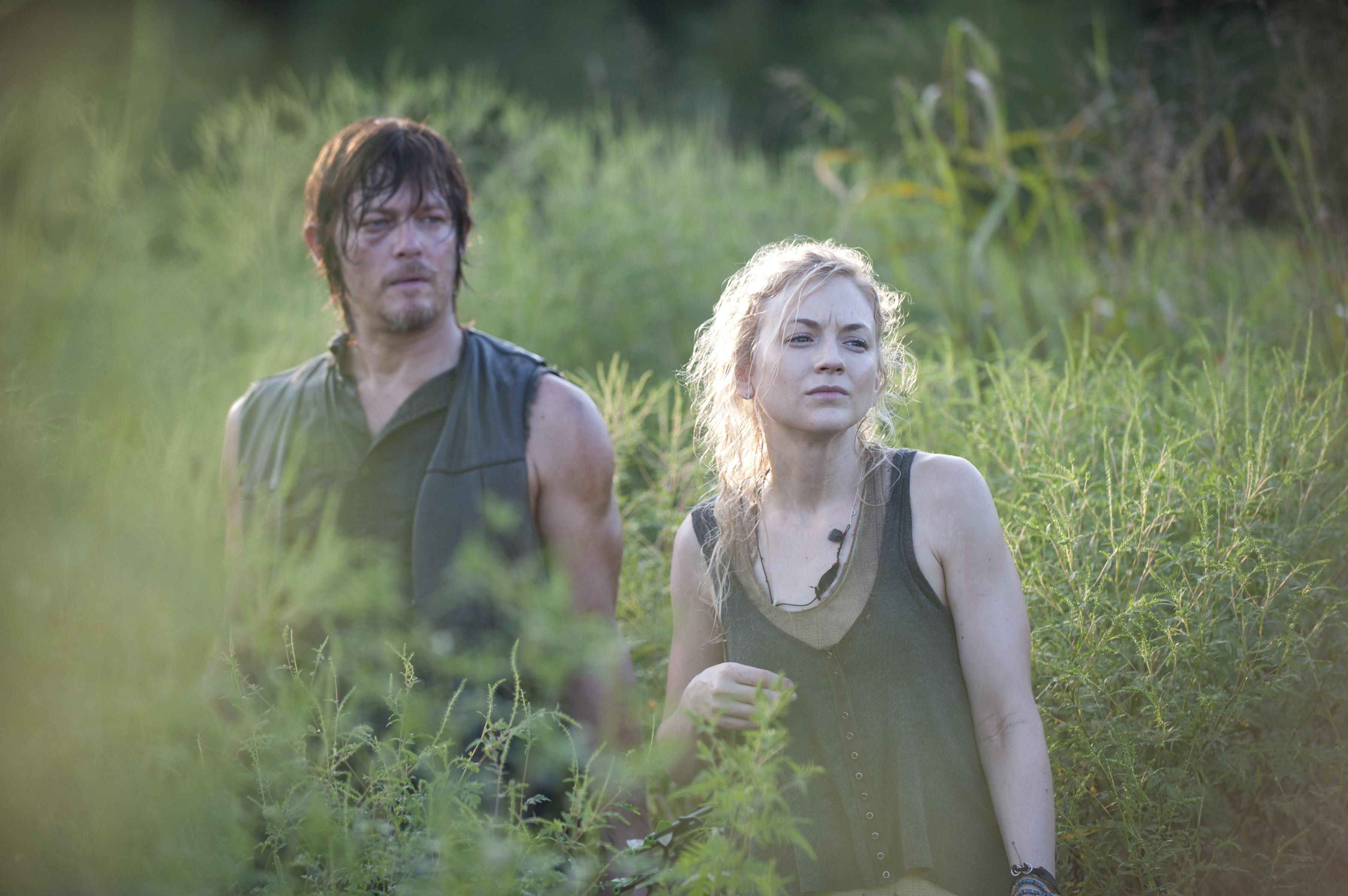 http://img1.wikia.nocookie.net/__cb20140216120403/walkingdead/images/d/df/Inmates_Daryl_and_Beth.png