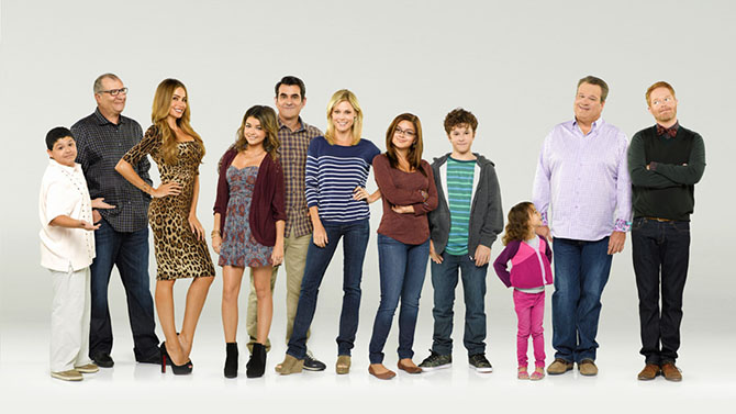 MODERN FAMILY CAST LILY CHANGE - Wroc?awski Informator Internetowy ...