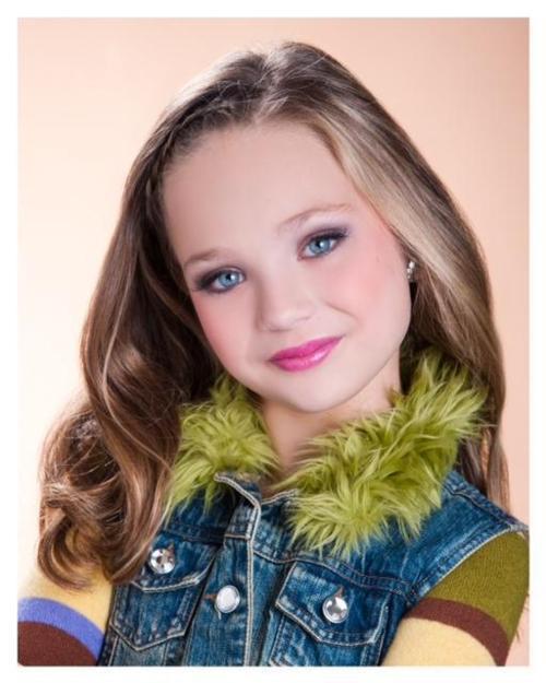 Image - Maddie Ziegler pyramid.jpg - Dance Moms Wiki